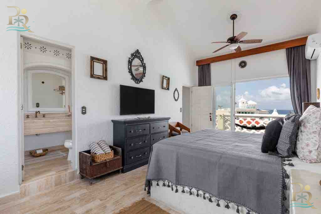 Property gallery Your Sky Sanctuary in Cancún: A Penthouse Where Every Sunrise is Pure Gold