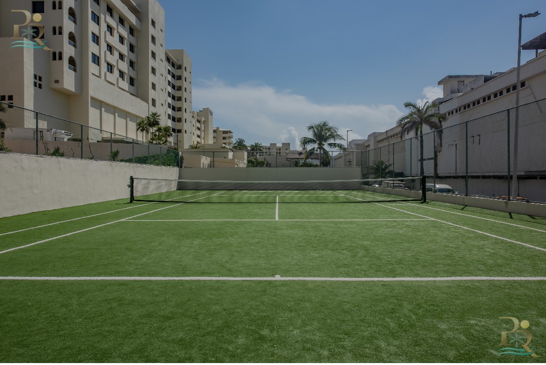 Property gallery LUXURY PENTHOUSE WITH PANORAMIC VIEWS OF THE SEA AND LAGOON IN CANCUN'S HOTEL ZONE