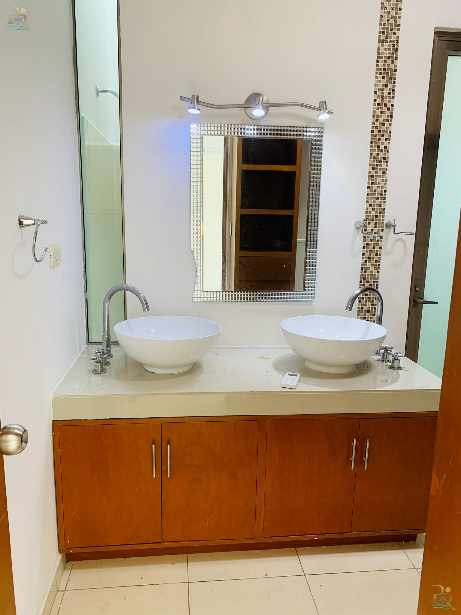 Property gallery Bright and Modern Family Home in Residencial.