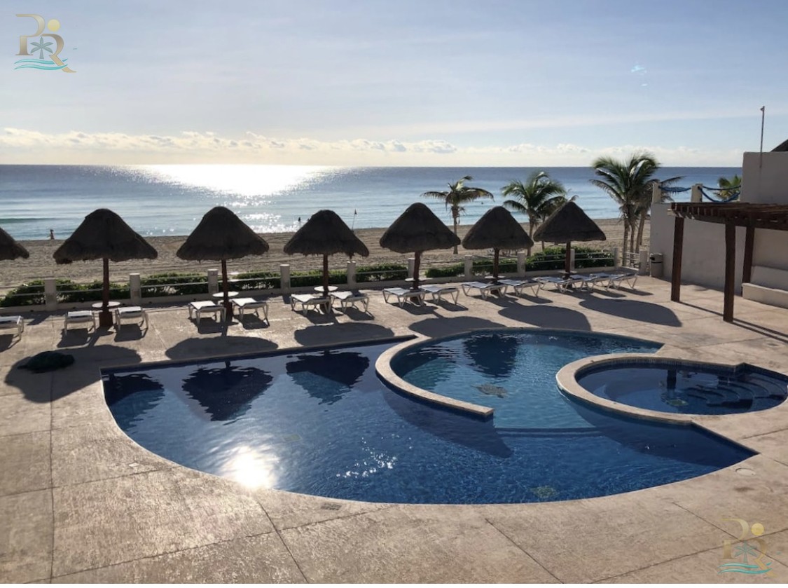 Property gallery LUXURY PENTHOUSE WITH PANORAMIC VIEWS OF THE SEA AND LAGOON IN CANCUN'S HOTEL ZONE