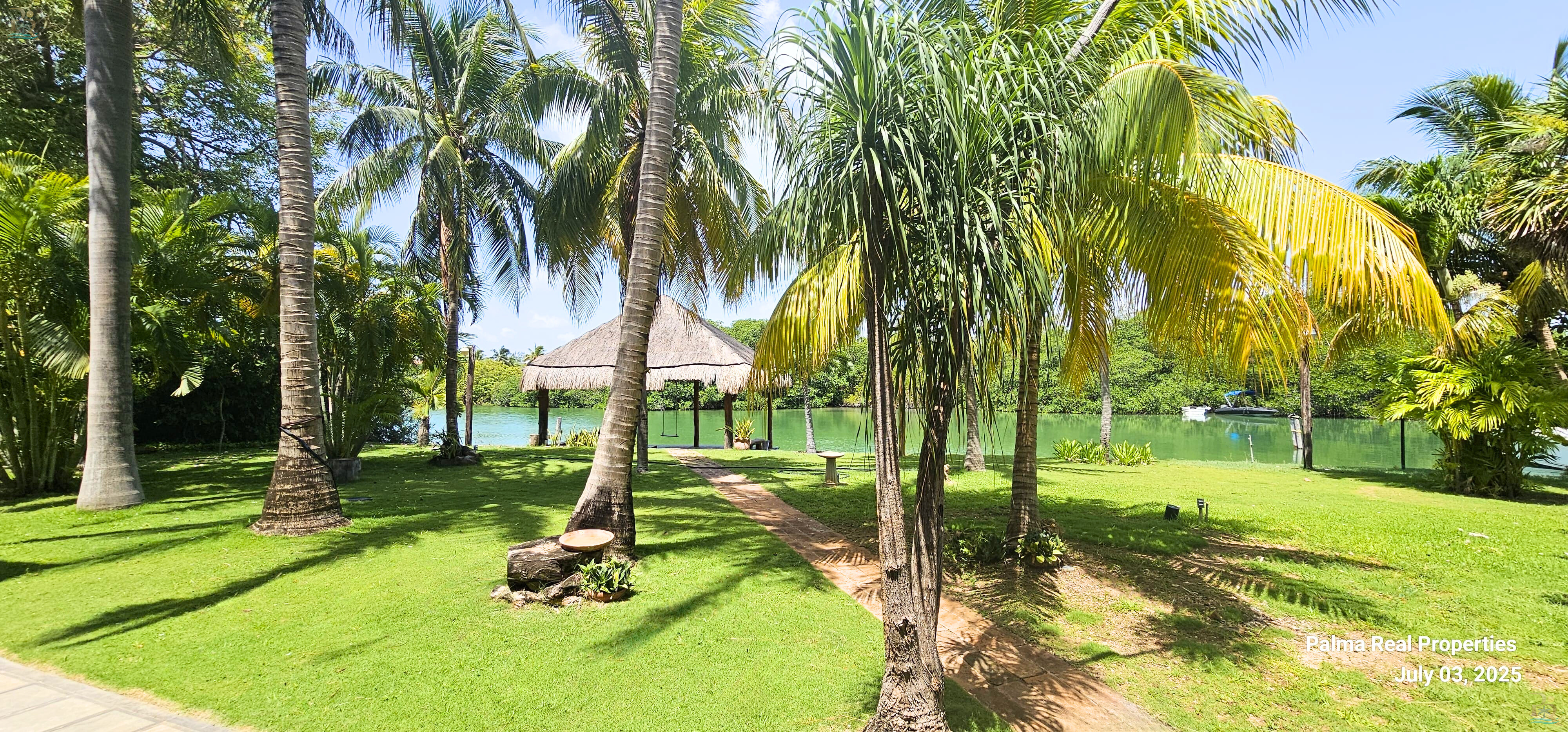 Property gallery Signature Waterfront Estate on the Nichupté Lagoon