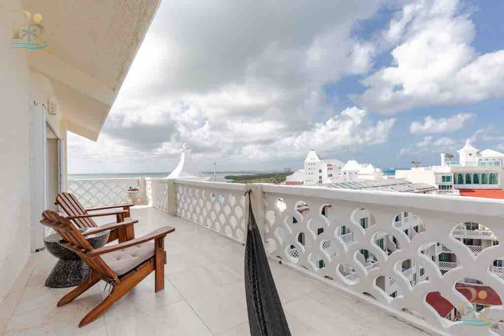 Property gallery Your Sky Sanctuary in Cancún: A Penthouse Where Every Sunrise is Pure Gold