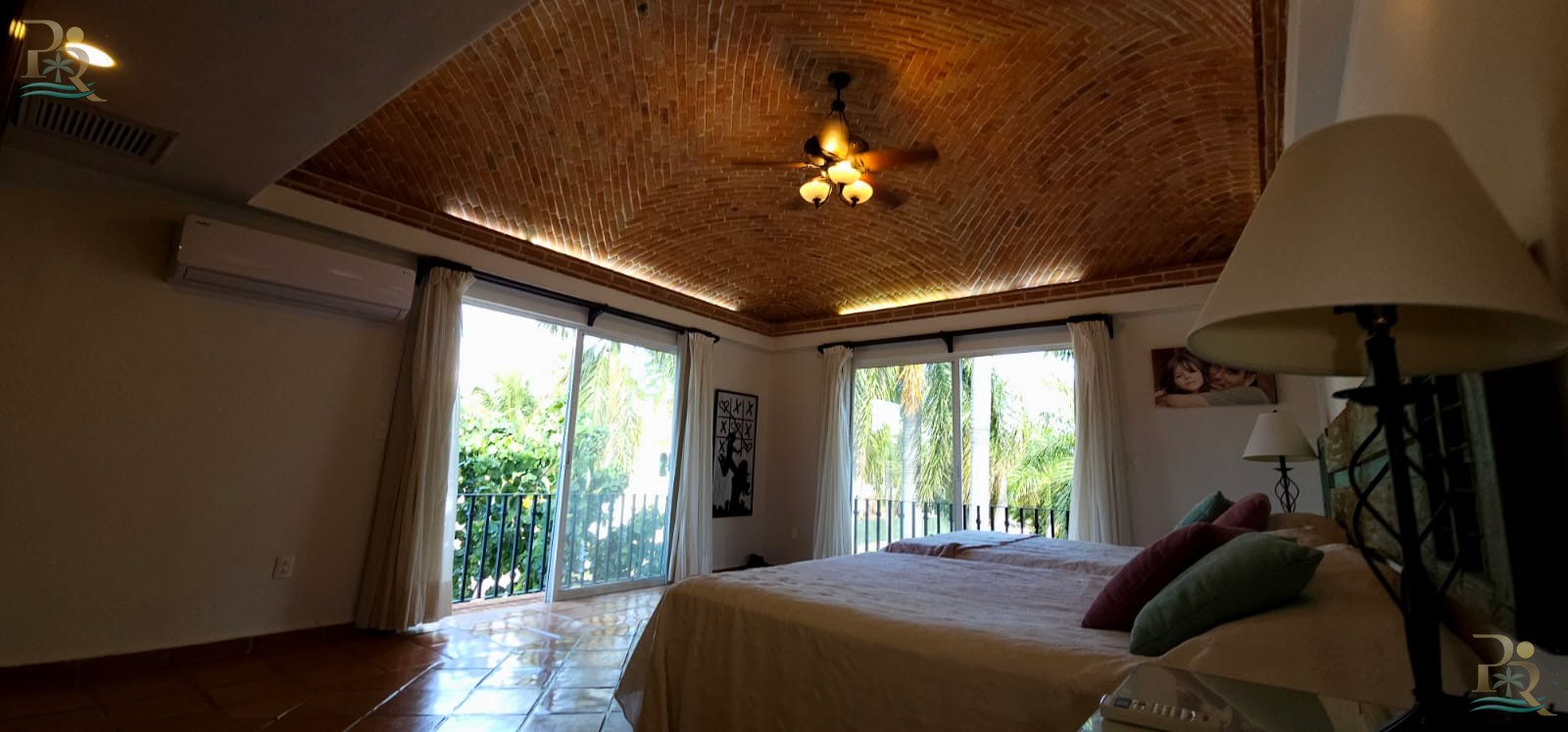 Property gallery SPLURGENT HOUSE: LIVE THE LUXURY IN ISLA DORADA