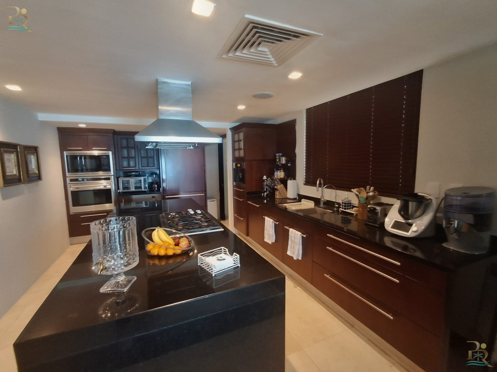 Property gallery The Off-Market 10th