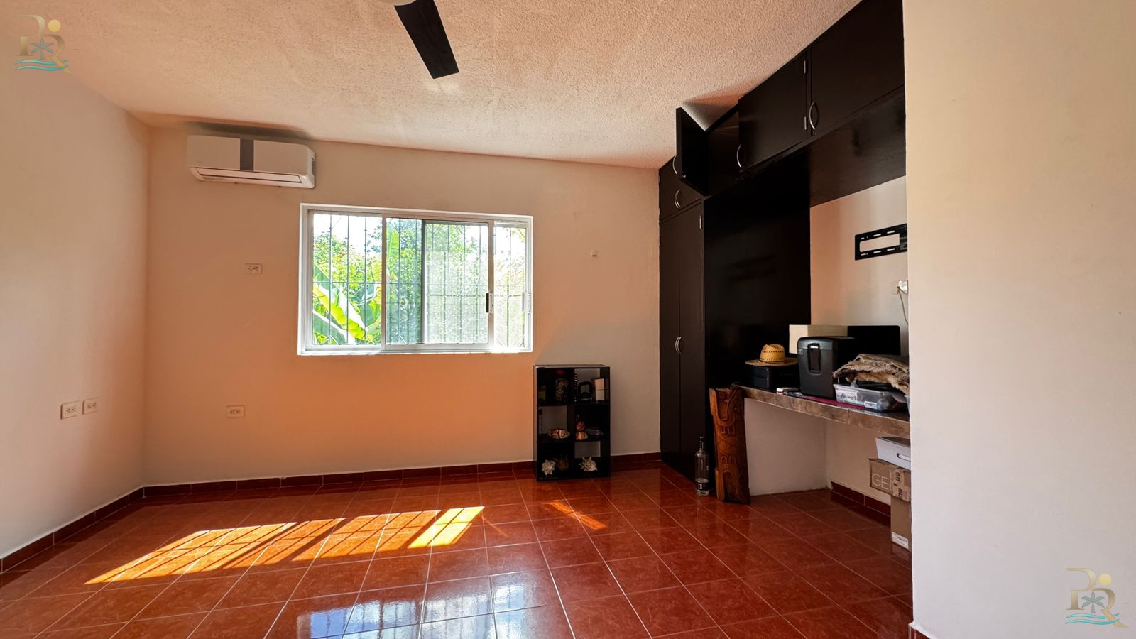 Property gallery Prime Investment Opportunity: Mixed-Use Estate Steps from Cancun’s Hotel Zone