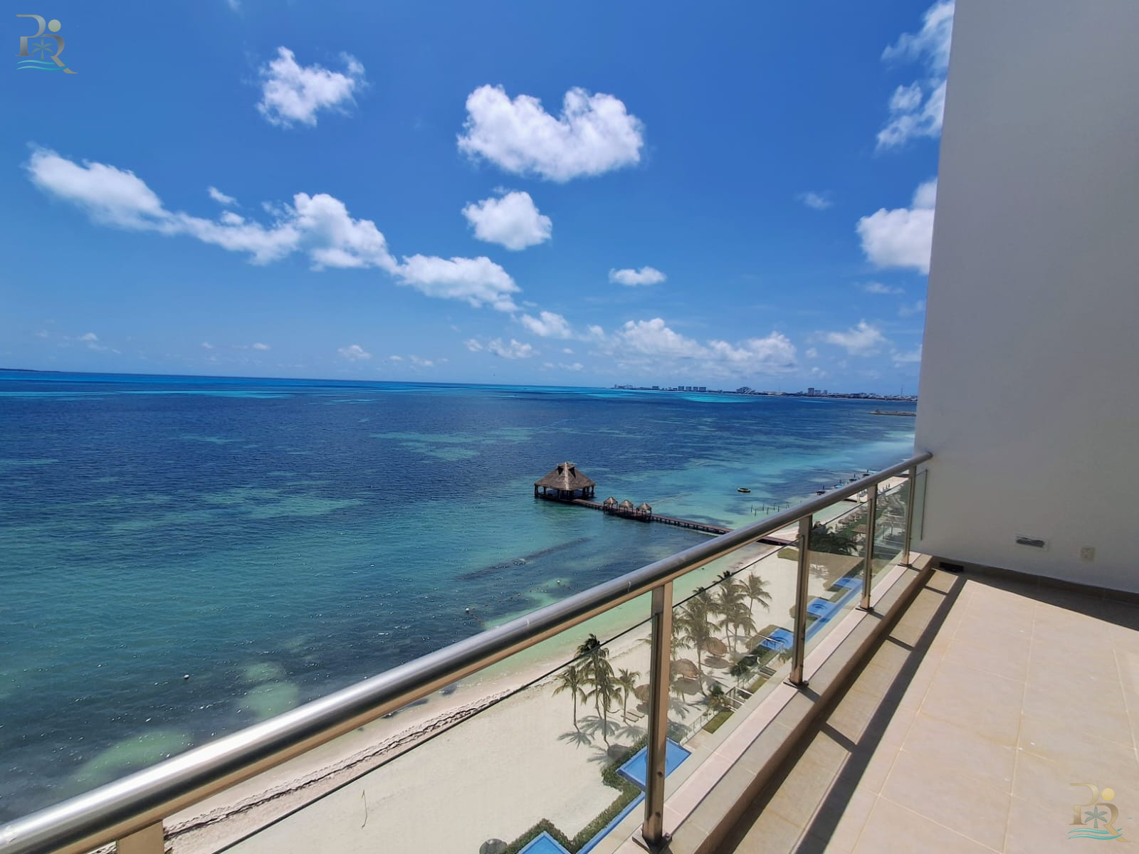 Property gallery SPECTACULAR BEACHFRONT PENTHOUSE