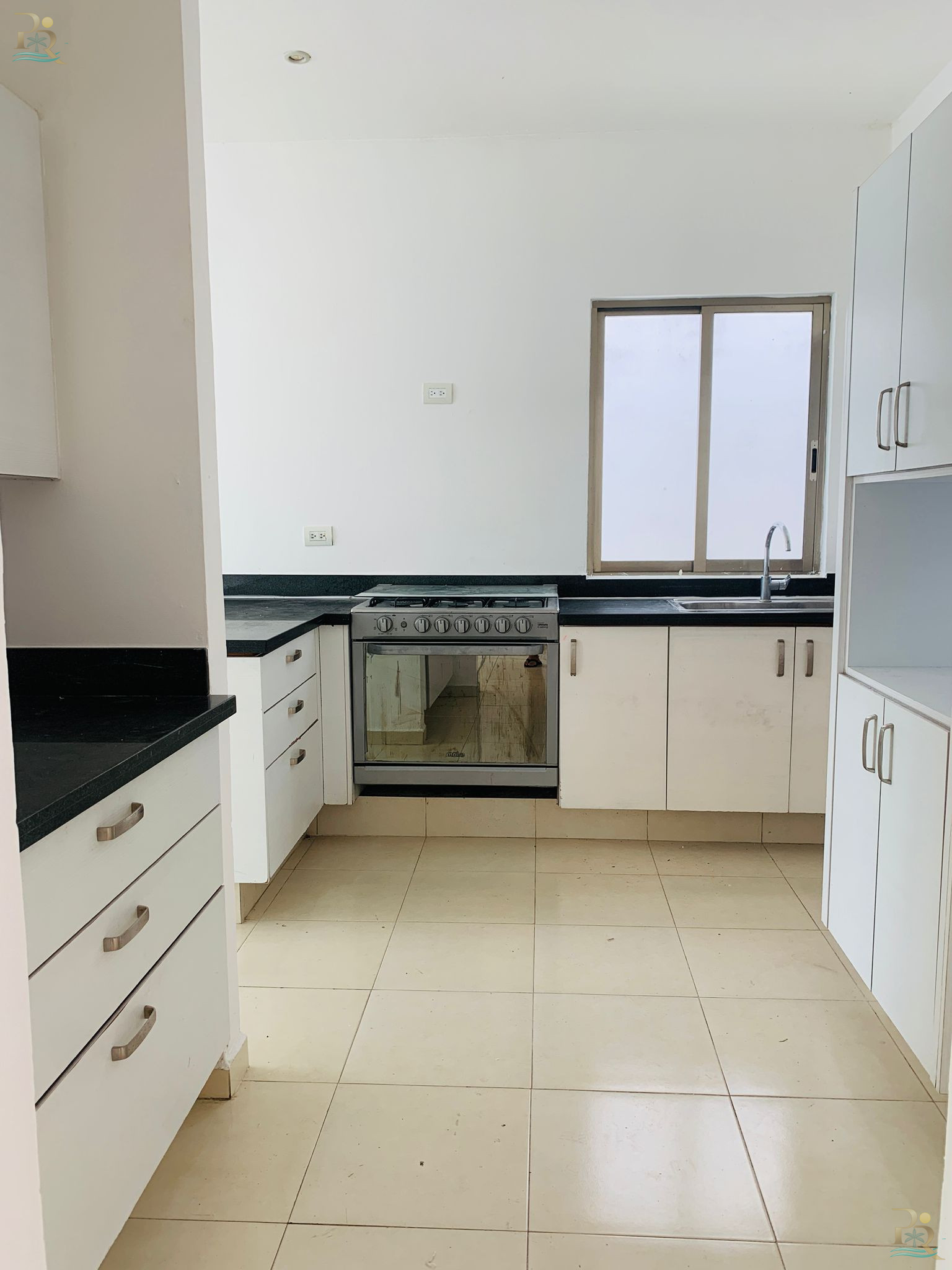 Property gallery Bright and Modern Family Home in Residencial.