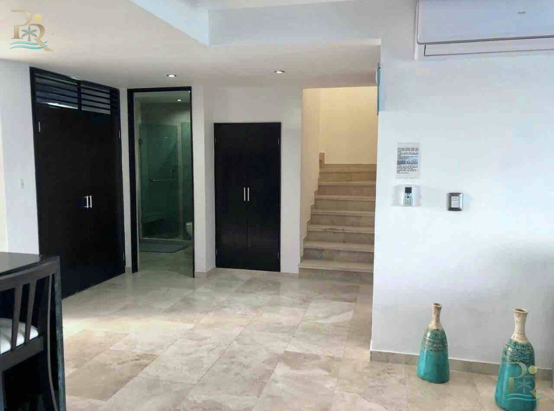 Property gallery LUXURY PENTHOUSE WITH PANORAMIC VIEWS OF THE SEA AND LAGOON IN CANCUN'S HOTEL ZONE