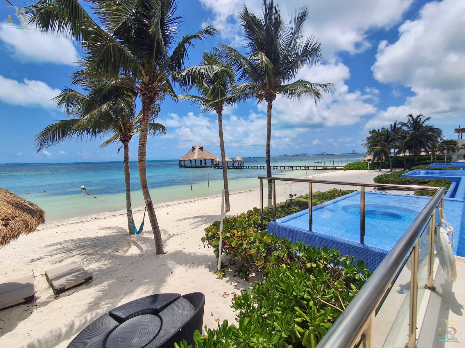 Property gallery SPECTACULAR BEACHFRONT PENTHOUSE