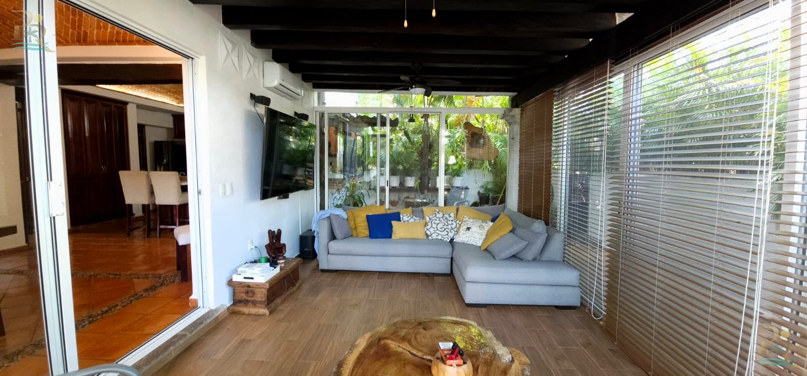 Property gallery SPLURGENT HOUSE: LIVE THE LUXURY IN ISLA DORADA