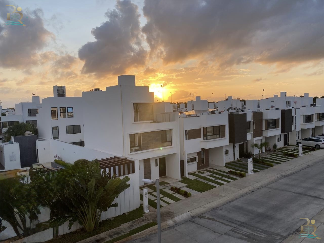 Property gallery House for Sale in Residencial El Encuentro, Playa del Carmen | 3-Bedroom Home with Resort-Style Amenities