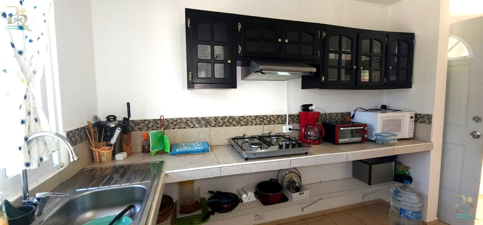 Property gallery FIXER UPPER 30 METTERS FROM THE OCEAN