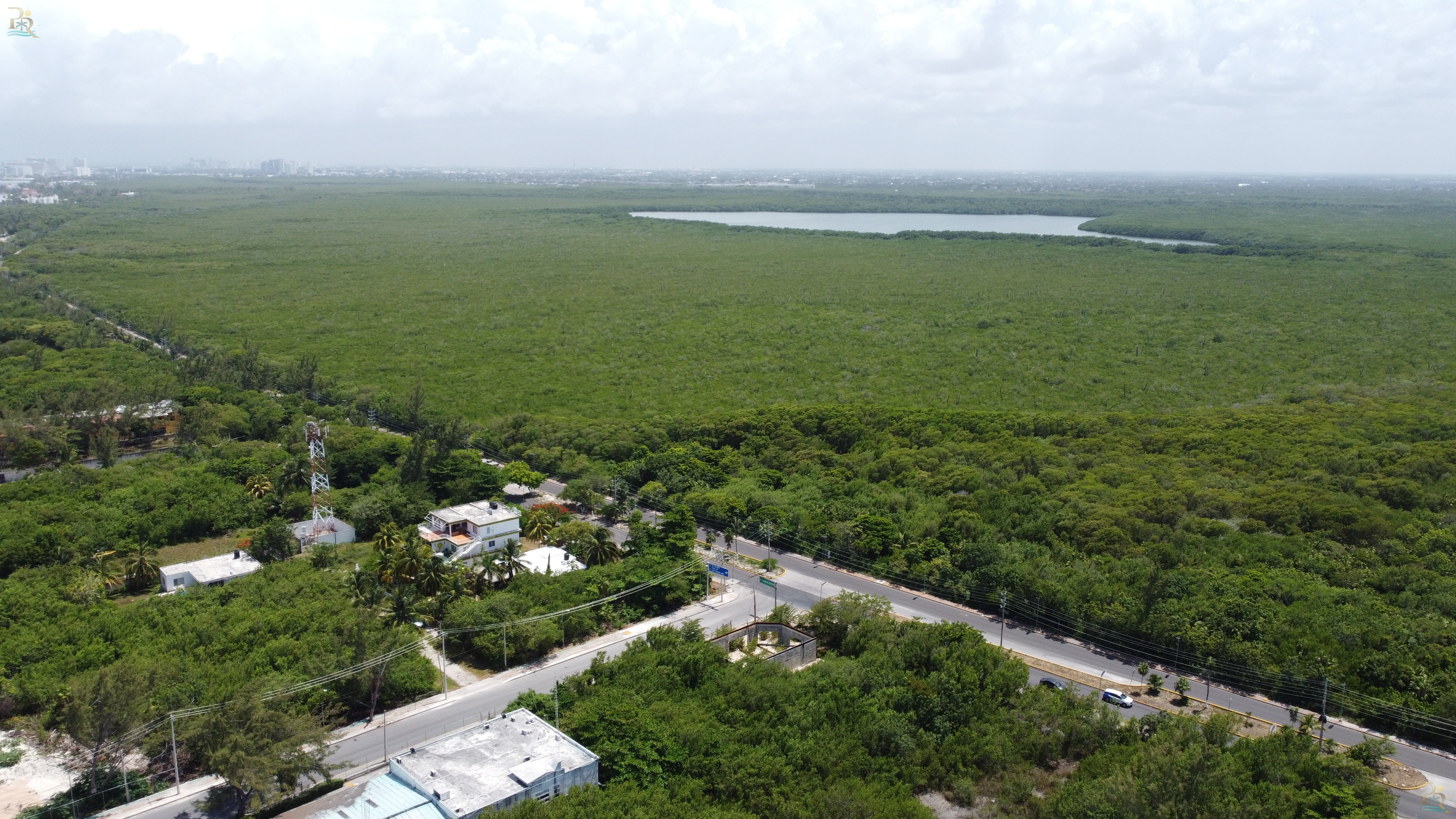 Property gallery ACROSS FROM THE OCEAN LAND: 800 m2 FOR RESIDENTIAL OR TOURISTIC DEVELOPMENT IN THE MEXICAN CARIBBEAN