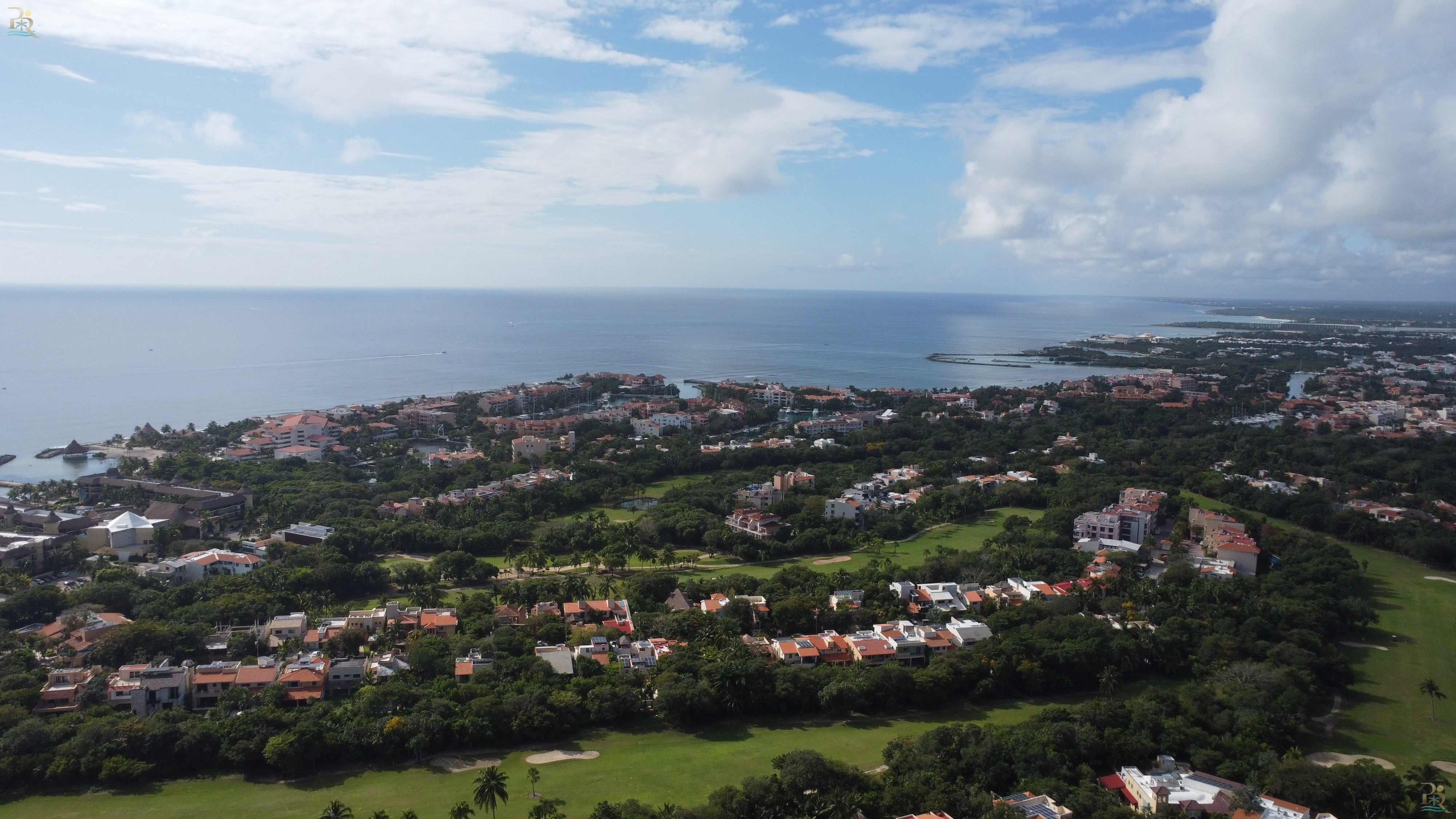 Property gallery Presenting this exclusive property in Puerto Aventuras