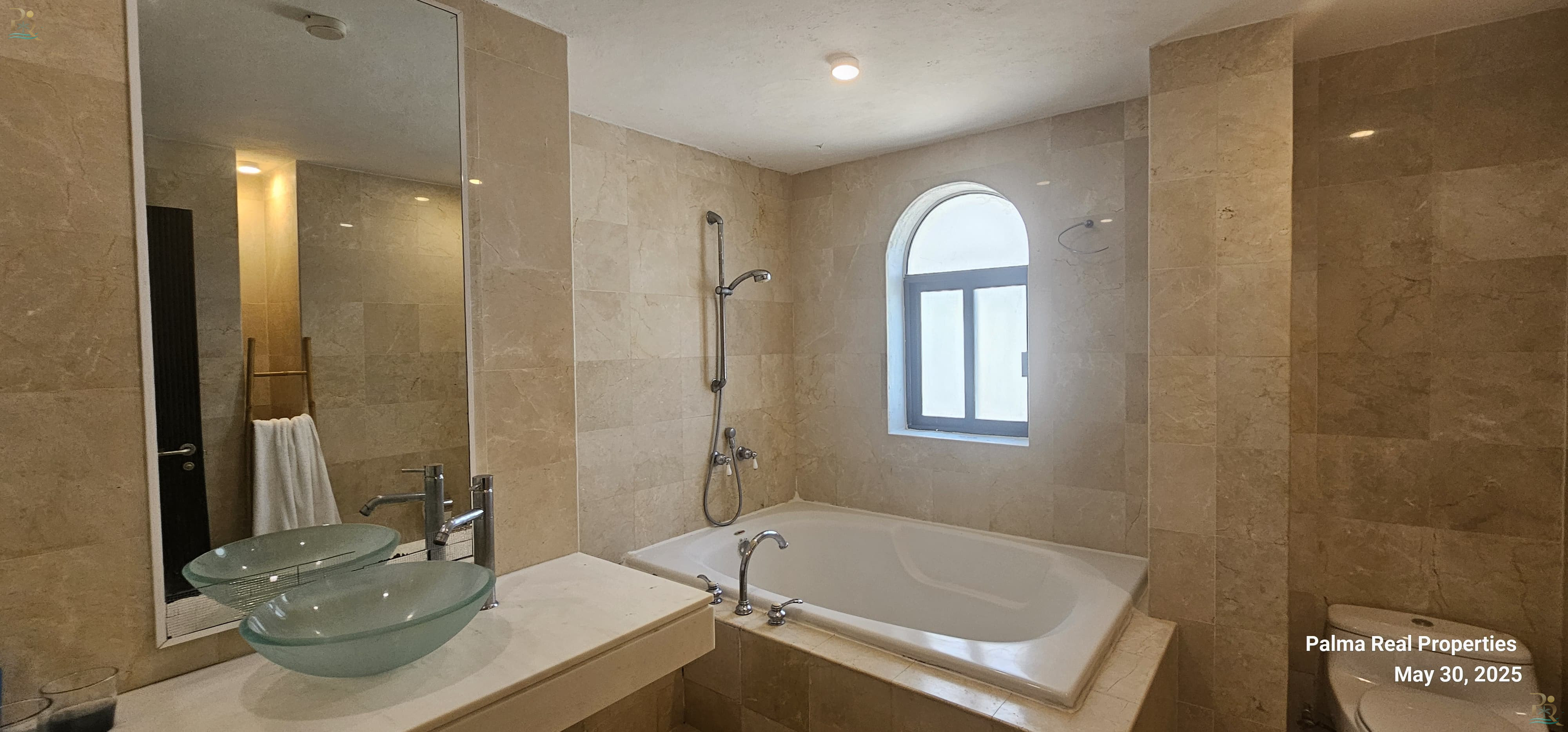Property gallery Corner Condo with Panoramic Views – Private Terrace & Elegant Finishes