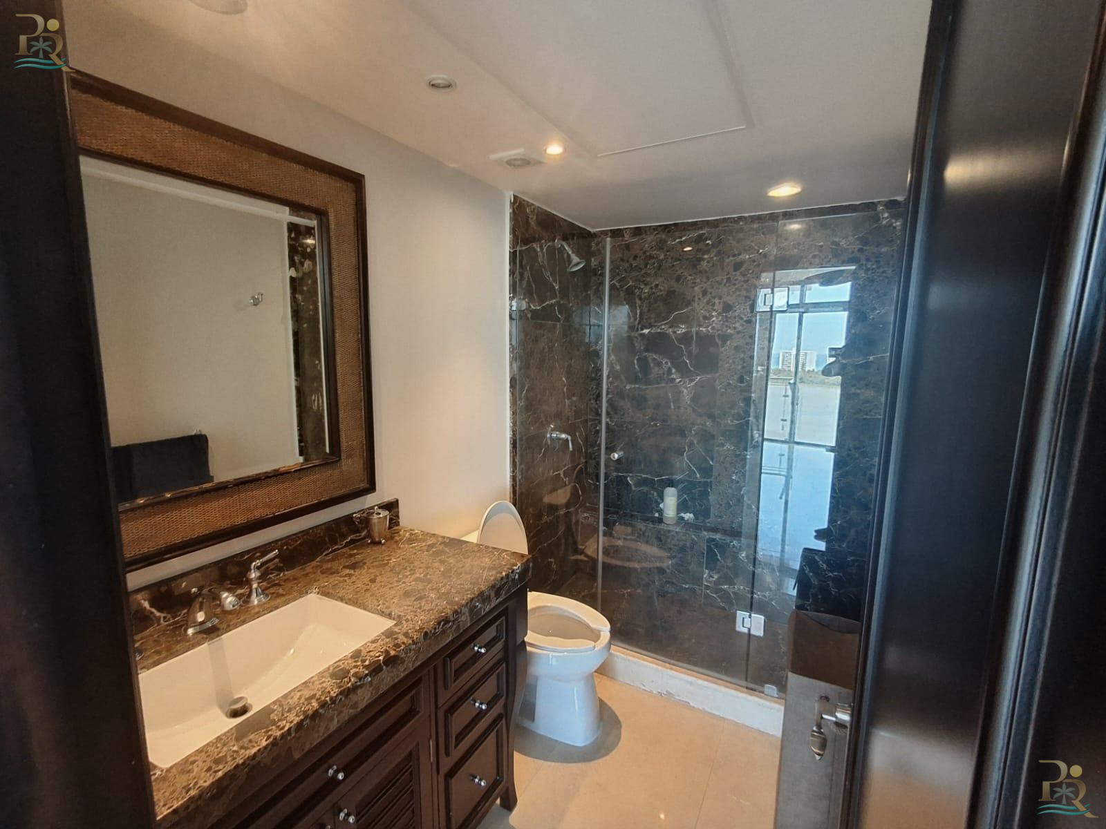 Property gallery "Where the Caribbean and the Lagoon Embrace: A Sky Residence on the 10th Floor"