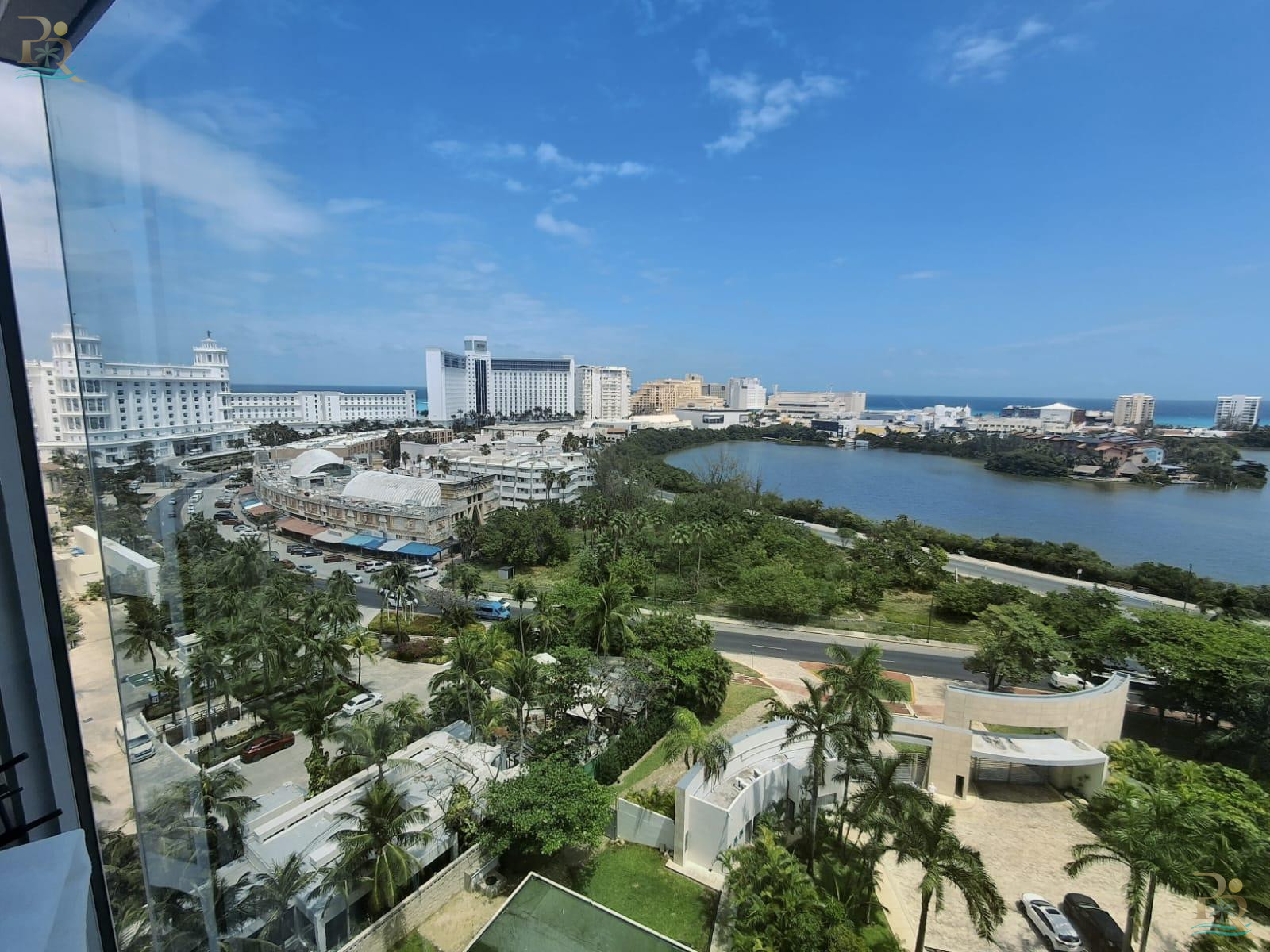 Property gallery "Where the Caribbean and the Lagoon Embrace: A Sky Residence on the 10th Floor"