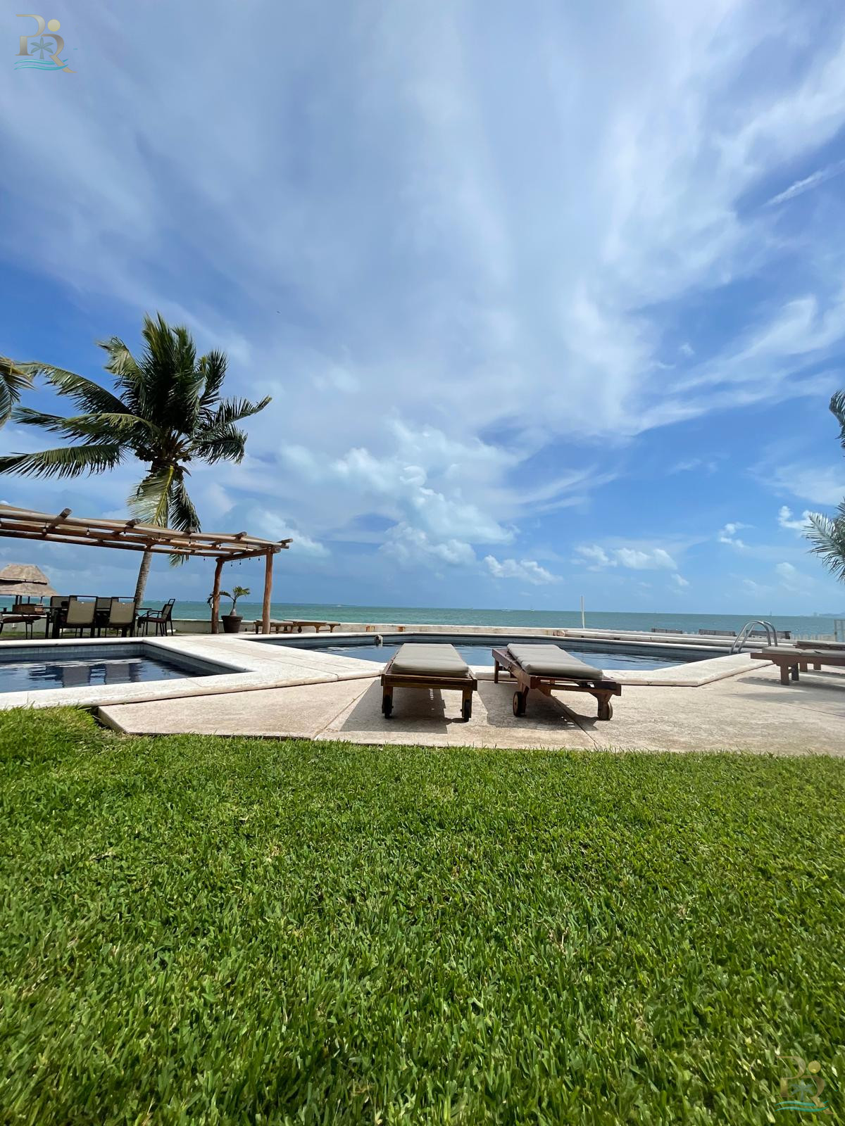 Property gallery OCEAN FRONT VILLA KEY ON HAND | CANCUN MEXICO