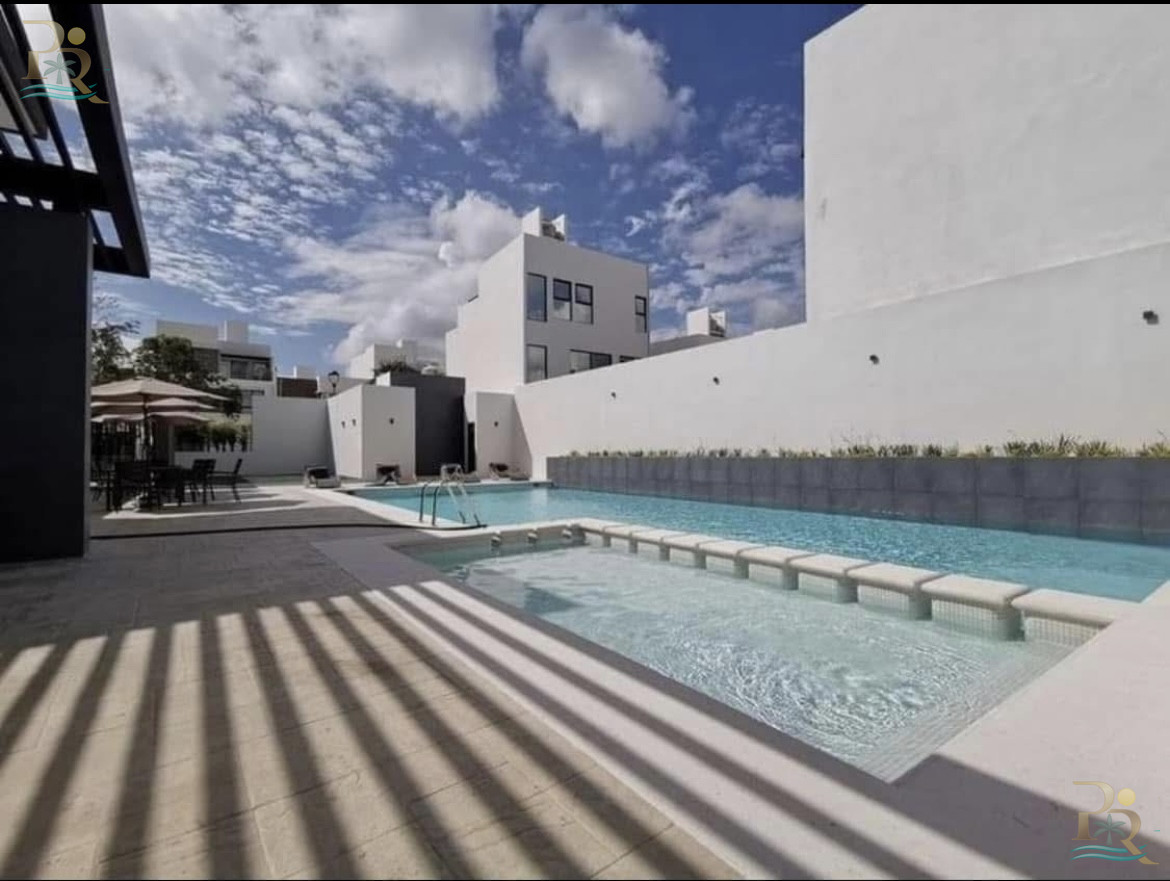 Property gallery House for Sale in Residencial El Encuentro, Playa del Carmen | 3-Bedroom Home with Resort-Style Amenities
