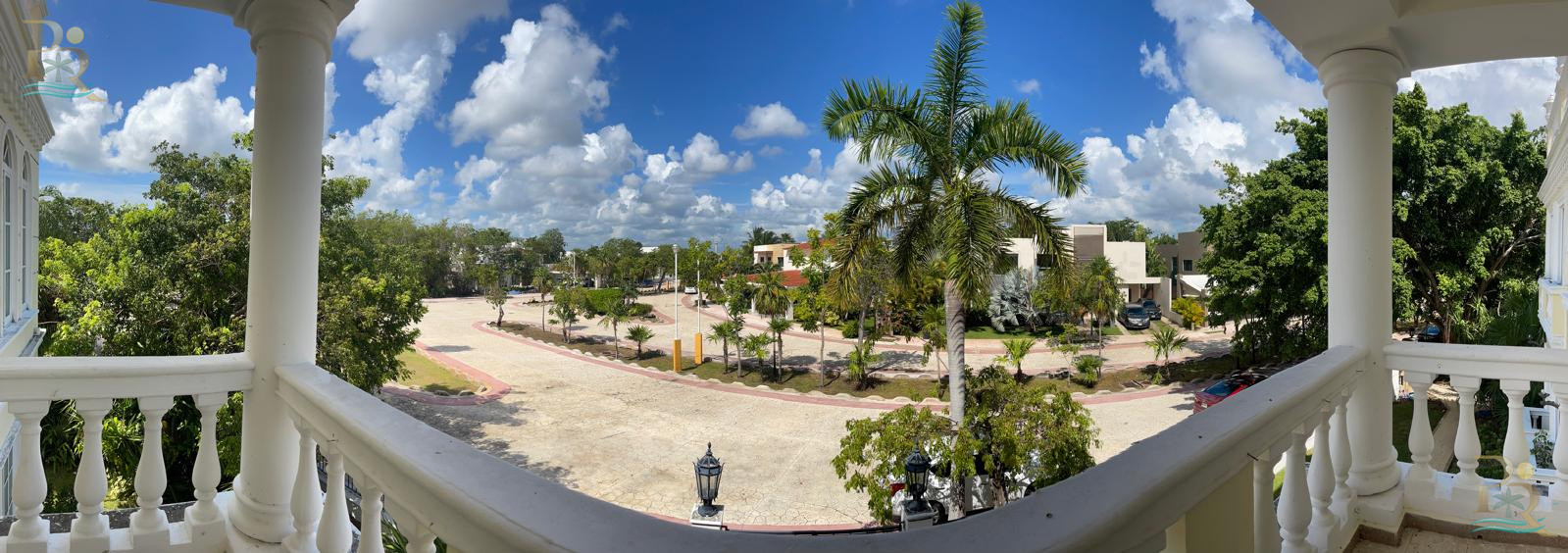 Property gallery “Neoclassical-Style House for Sale – Luxury Details and Spacious Interiors”