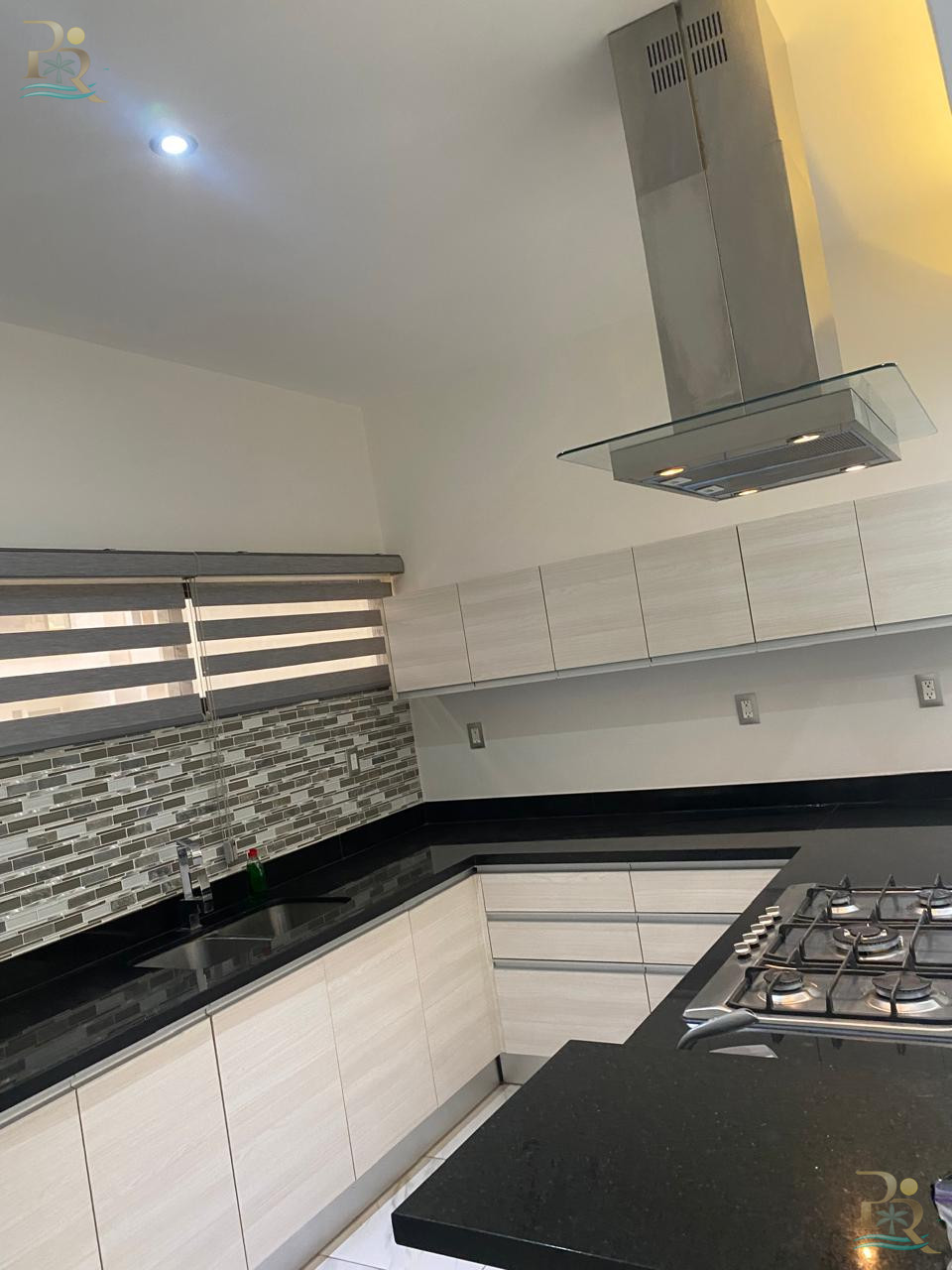Property gallery House for Sale in Residencial El Encuentro, Playa del Carmen | 3-Bedroom Home with Resort-Style Amenities
