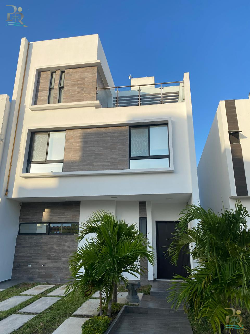 Property gallery House for Sale in Residencial El Encuentro, Playa del Carmen | 3-Bedroom Home with Resort-Style Amenities