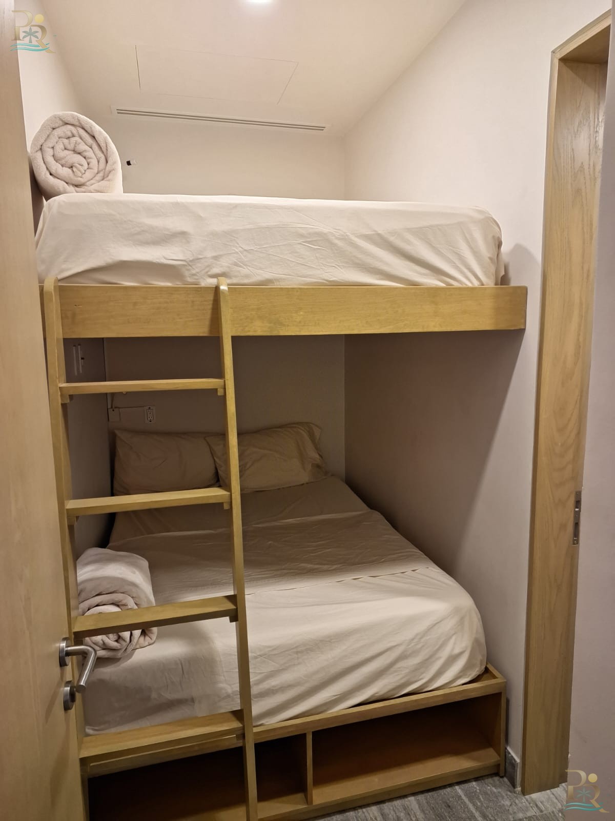 Property gallery COASTAL BLISS: EXCEPTIONAL CONDO WITH DIRECT CARIBBEAN ACCESS IN CANCUN